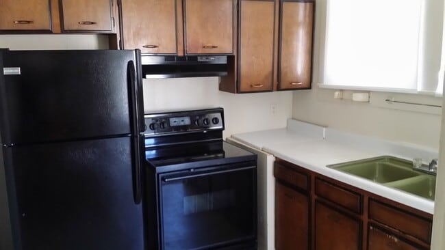 Kitchen - 448 W Railroad Ave