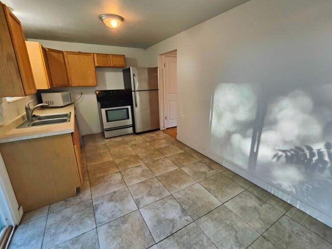 Building Photo - 784-794 S 450 W