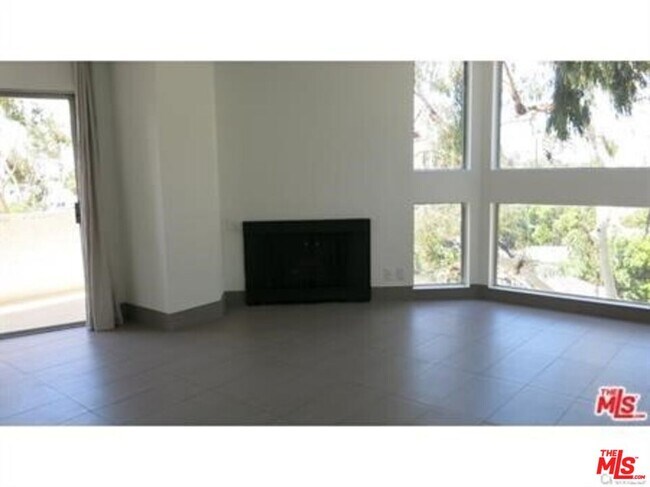 Building Photo - 3949 Los Feliz Blvd