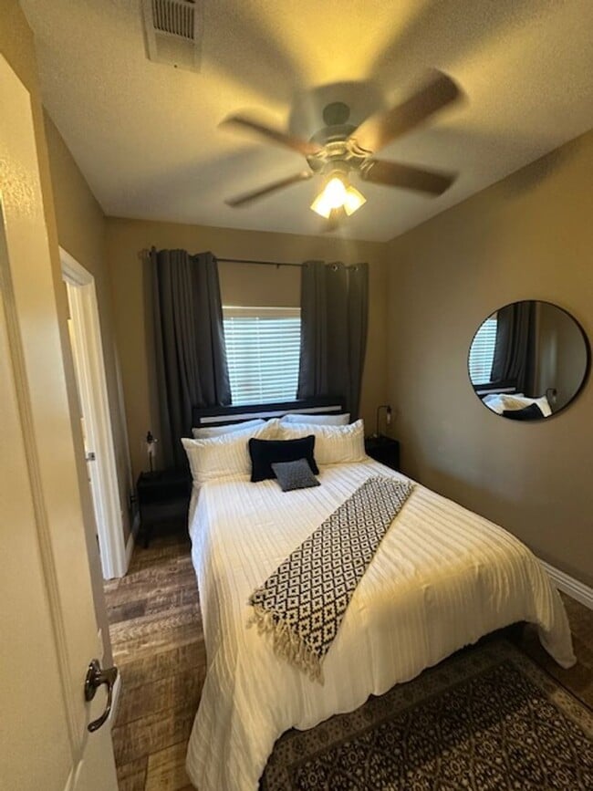 Building Photo - Single Family home in West Bakersfield