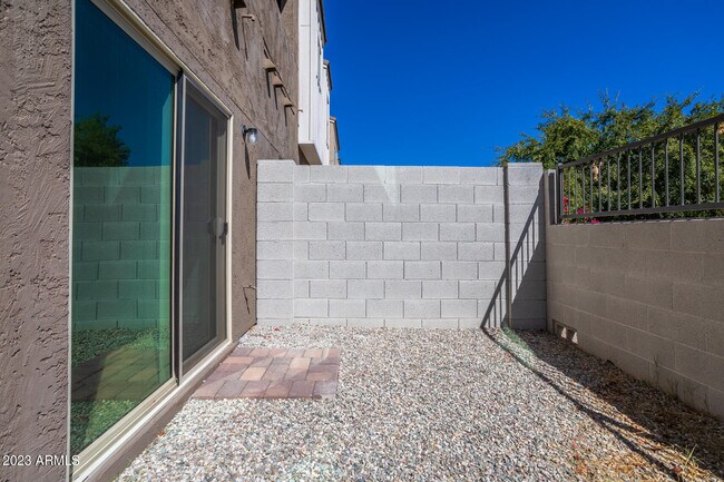 Building Photo - 2169 W Harmont Dr