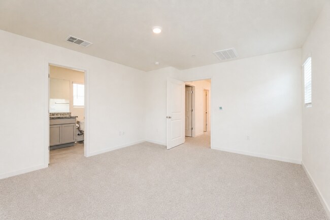 Building Photo - 9008 Sausalito Ln