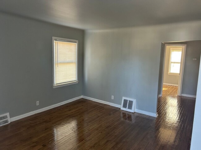 Building Photo - 2669 Electric- 3 BEDS & 2 BATH FOR RENT!