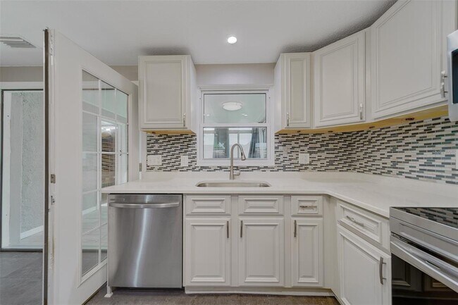 Building Photo - 7849 86th Way N