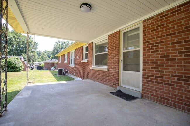 Building Photo - ? Stunning 3 Bedroom, 2 Bathroom Home! ?
