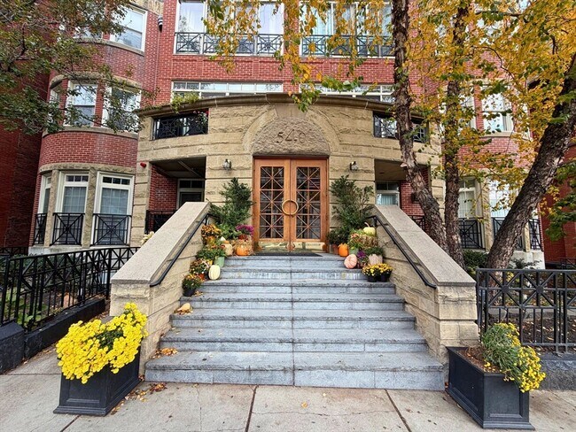 Building Photo - 540 E Broadway