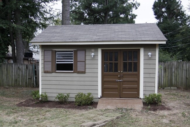 Building Photo - 3017 Domar St