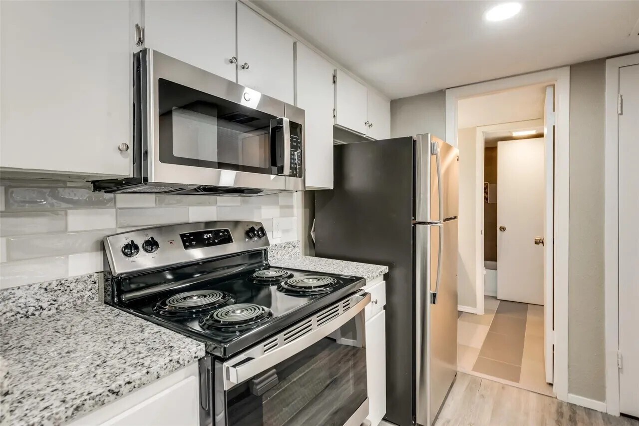 Appliances - 4629 Country Creek Dr