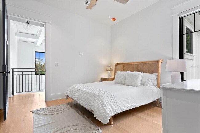 Building Photo - 319 W Frances Ave