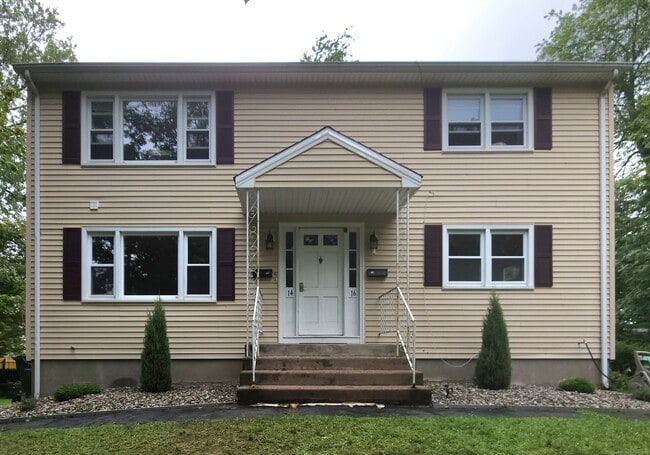 Primary Photo - 14 Lownds Dr
