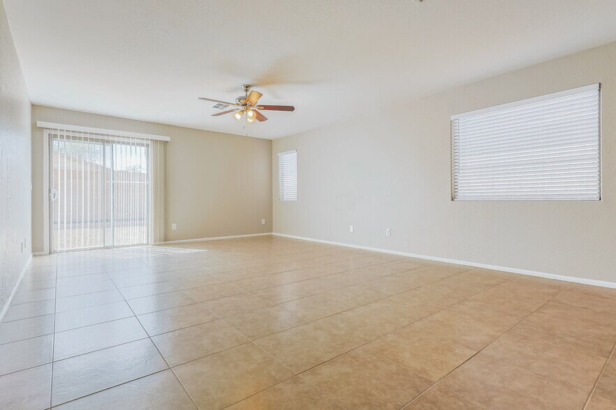 Building Photo - 43759 Colby Dr