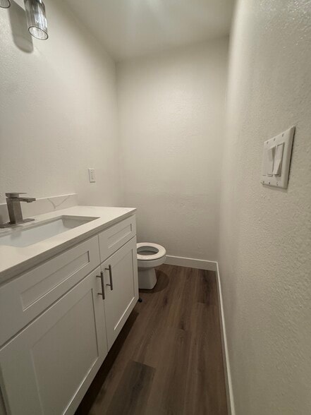 Building Photo - 1518 N Broadway