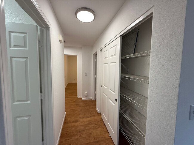 Building Photo - Single story with 3-car Garage!!