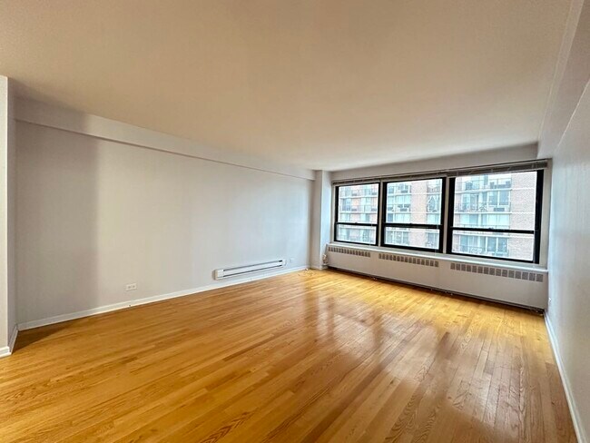 Building Photo - 4180 N Marine Dr