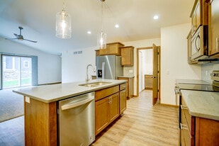 Building Photo - 440 Odyssey Ct