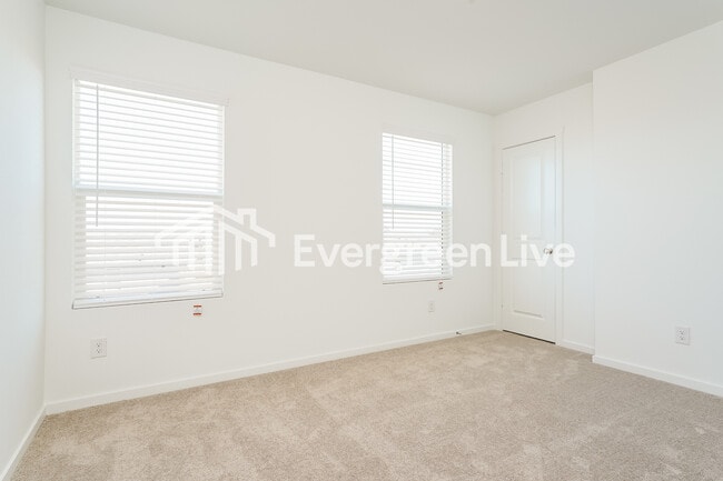 Building Photo - 10528 Desert Hawk Cir