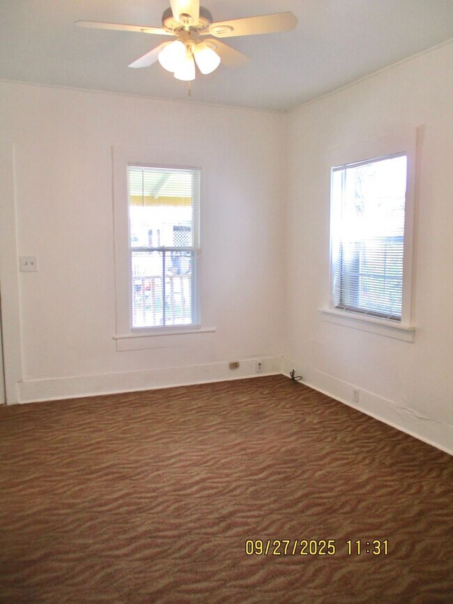 Building Photo - 131 Cottage Ln