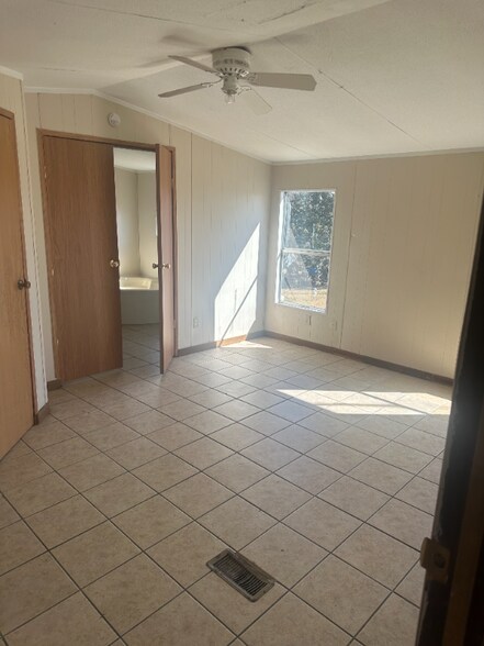 Building Photo - 308 Forest Creek Ln