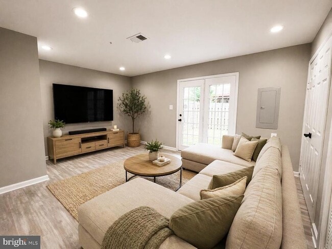 Building Photo - 9016 Lake Largo Dr