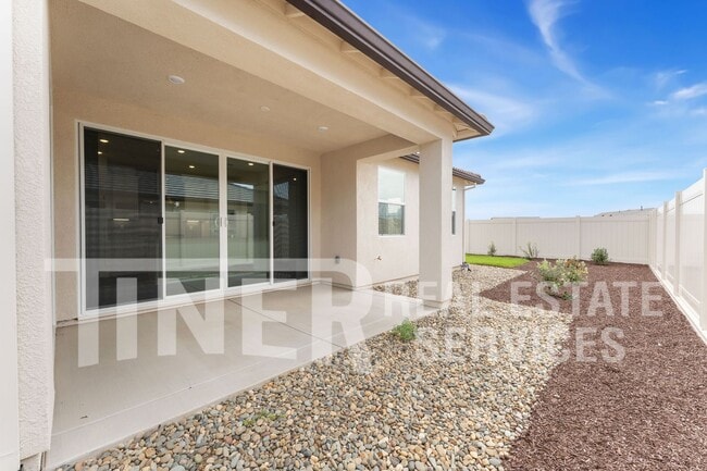 Building Photo - 2231 Oswego St