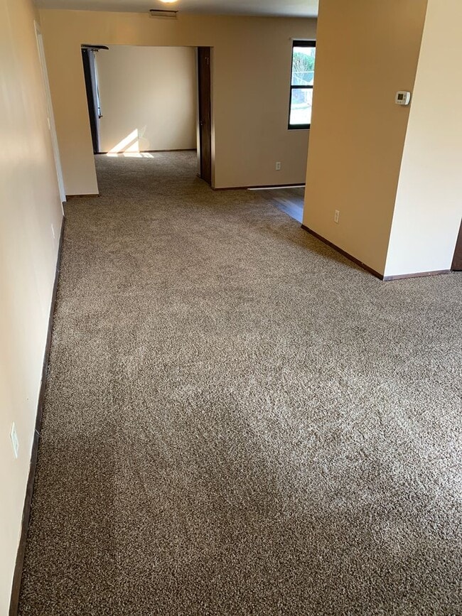 Building Photo - Three Bedroom One and a Half Bath Ranch Home in Delhi