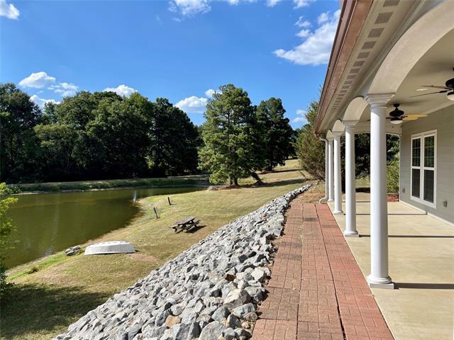 Building Photo - 324 FM 1971