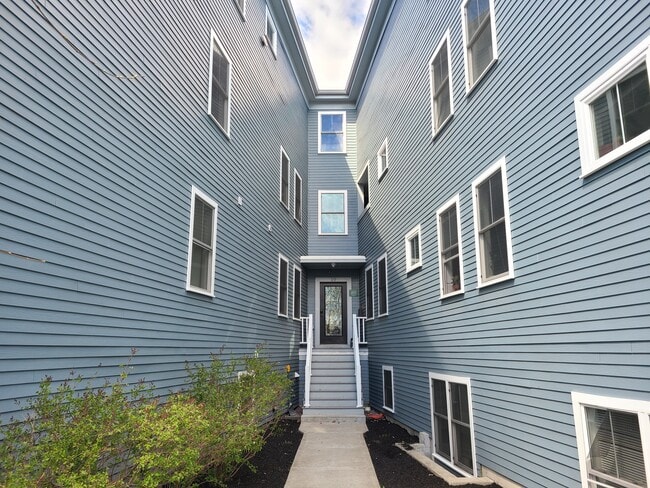 Building Photo - 10 Fern St