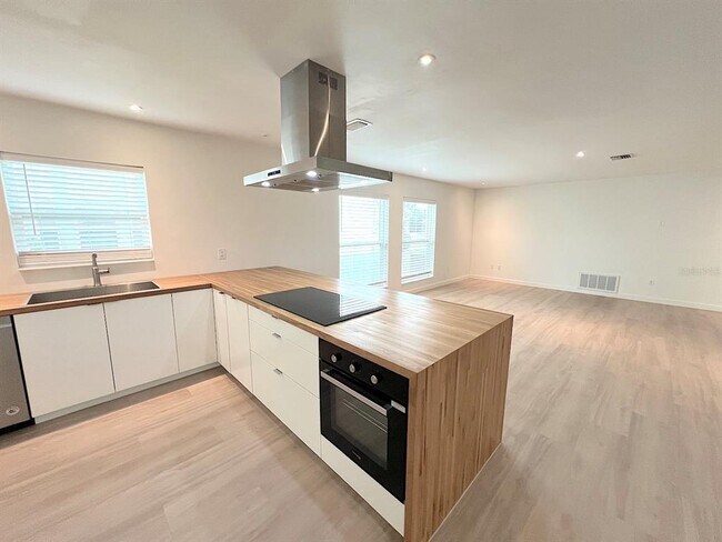 Building Photo - 19 Cedarfield Ct