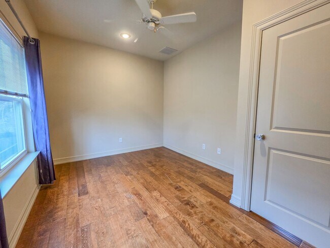 Building Photo - 4515 Avenue G Ave