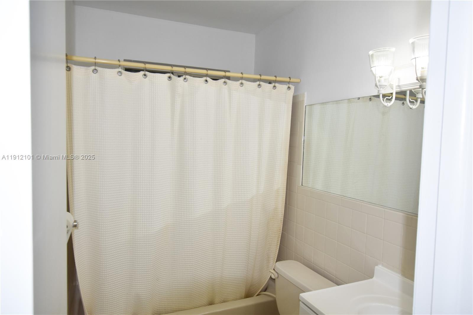 Building Photo - 1532 SW 23rd St