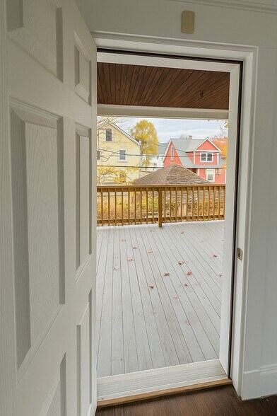 Building Photo - 61 Kimberly Ave