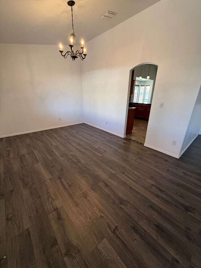 Building Photo - House For rent