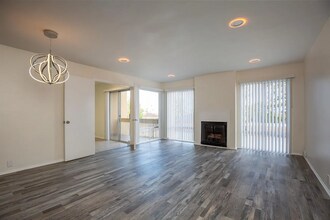 Building Photo - Dual-Master Condo Near the Beach w/ Firewo...