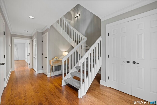 Building Photo - 1 Island Dr