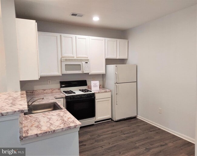 Building Photo - 8709 Spring Brook Way