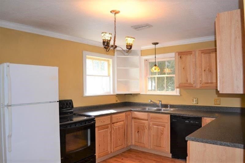 Building Photo - 103 Verna St