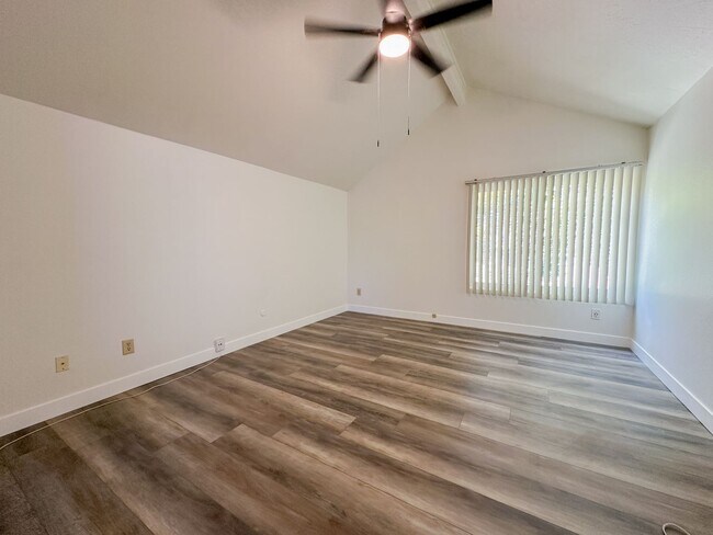 Building Photo - Updated 4 Bedroom, 2 Bath Villa Portofino ...