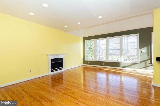 Building Photo - 180 Muirfield Ct