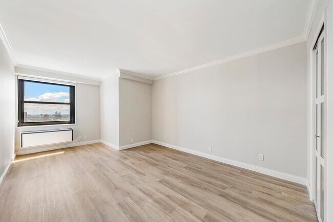 Building Photo - 7855 JFK Blvd E