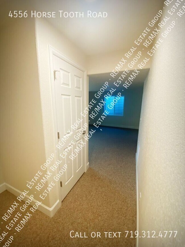 Building Photo - 4556 Horse Tooth Rd