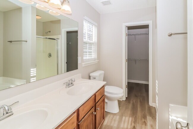 Building Photo - 8448 Angwin Pl