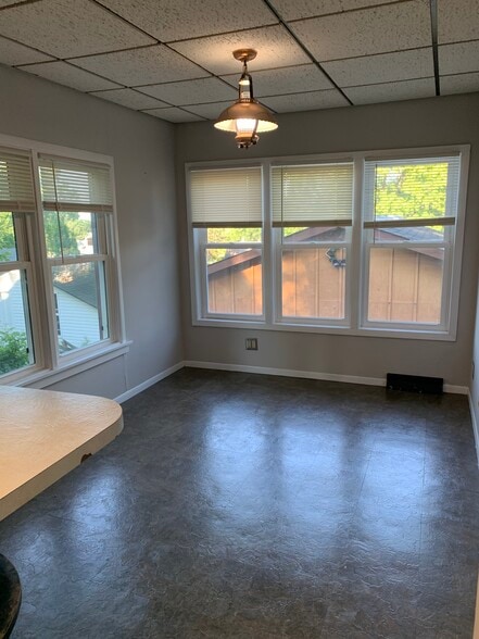 Eat in Kitchen - 3414 Johnson St NE