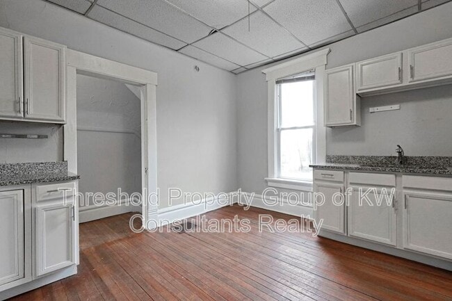 Building Photo - 60 E Patterson Ave