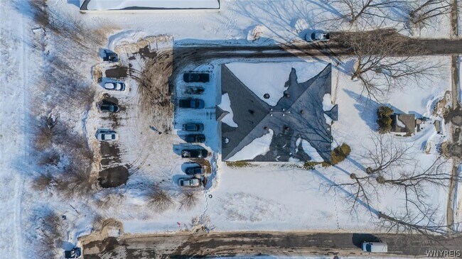 Building Photo - 6379 Robinson Rd