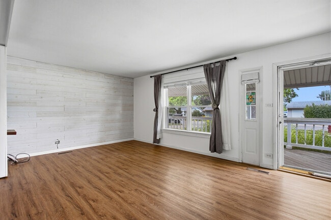 Building Photo - 1023 Highland Ave