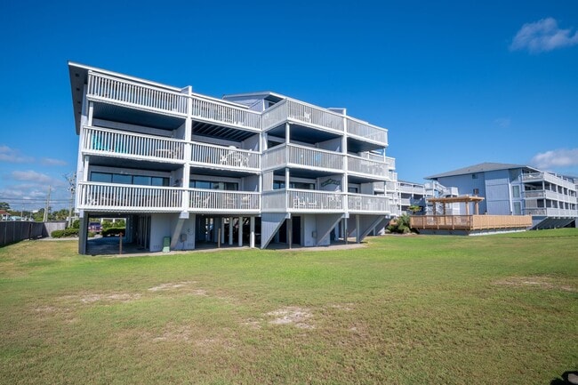 Building Photo - OCEANFRONT OFF-SEASON ONE BEDROOM RENTAL