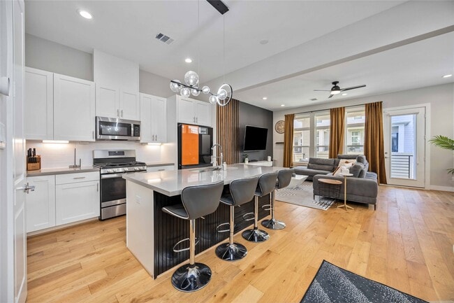 Building Photo - 5821 Kansas St