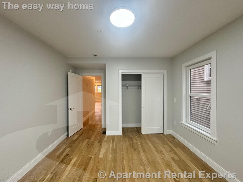 Building Photo - 35 Gore St