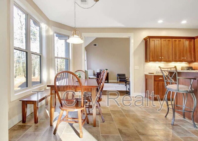 Building Photo - 175 Ridgeway Ct