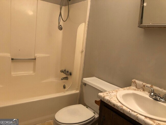 Building Photo - 220 Park Ridge Dr